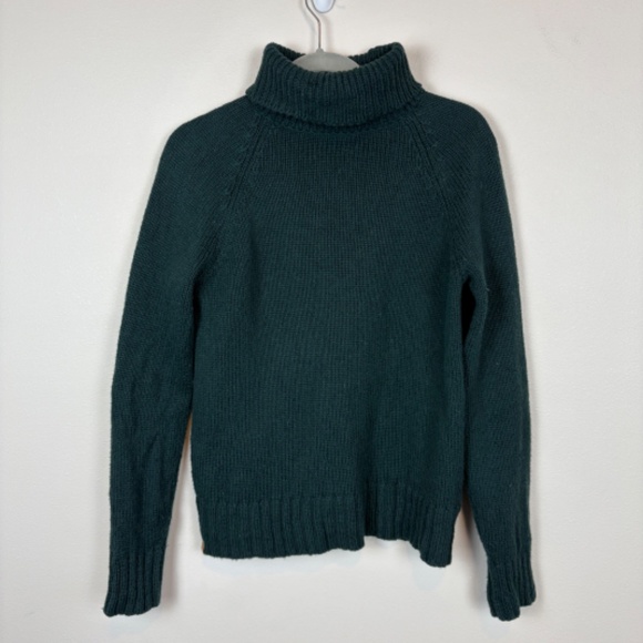TenTree Highline Wool Turtleneck Sweater in Dark Forest Green - Size Medium - Picture 2 of 5